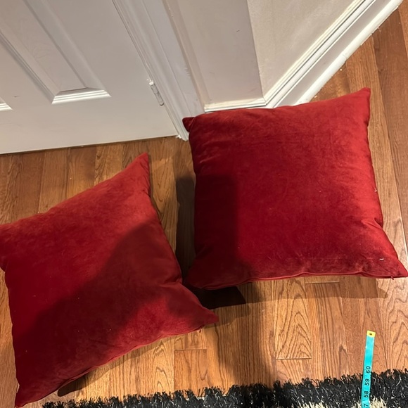 2 Couture Throw Pillows Red - Picture 9 of 11
